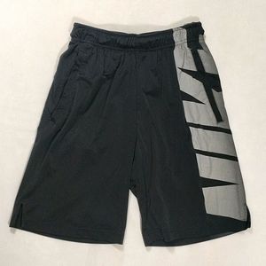 NIKE Boys Black Shorts S
